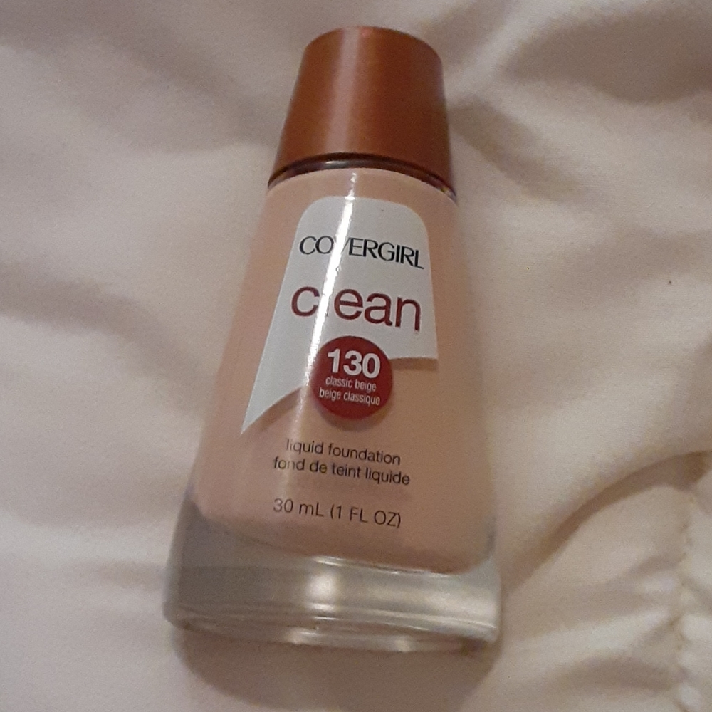 Covergirl Clean liquid foundation 130 classic beig